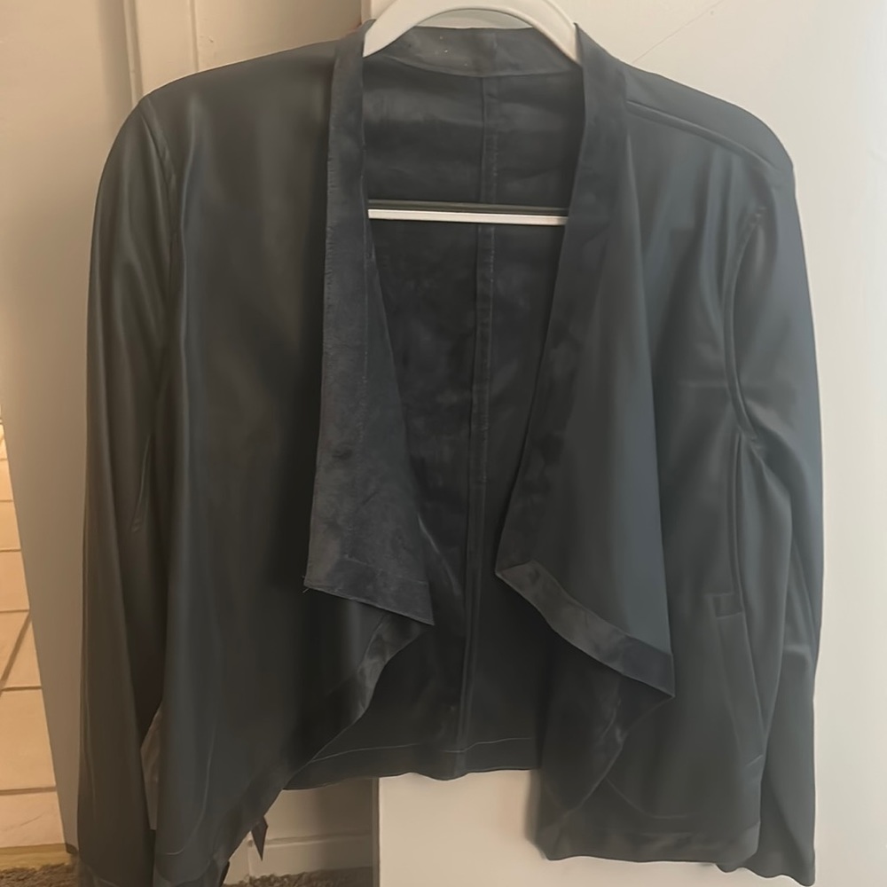 BB DAKOTA TEAGAN REVERSIBLE FAUX LEATHER JACKET size large